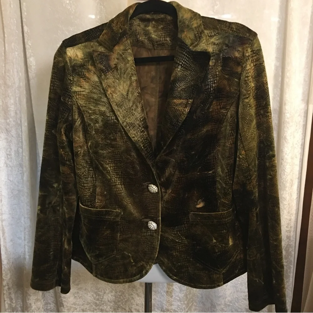 15 Velvet Green snake print Blazer with Embellished buttons Size  Small
